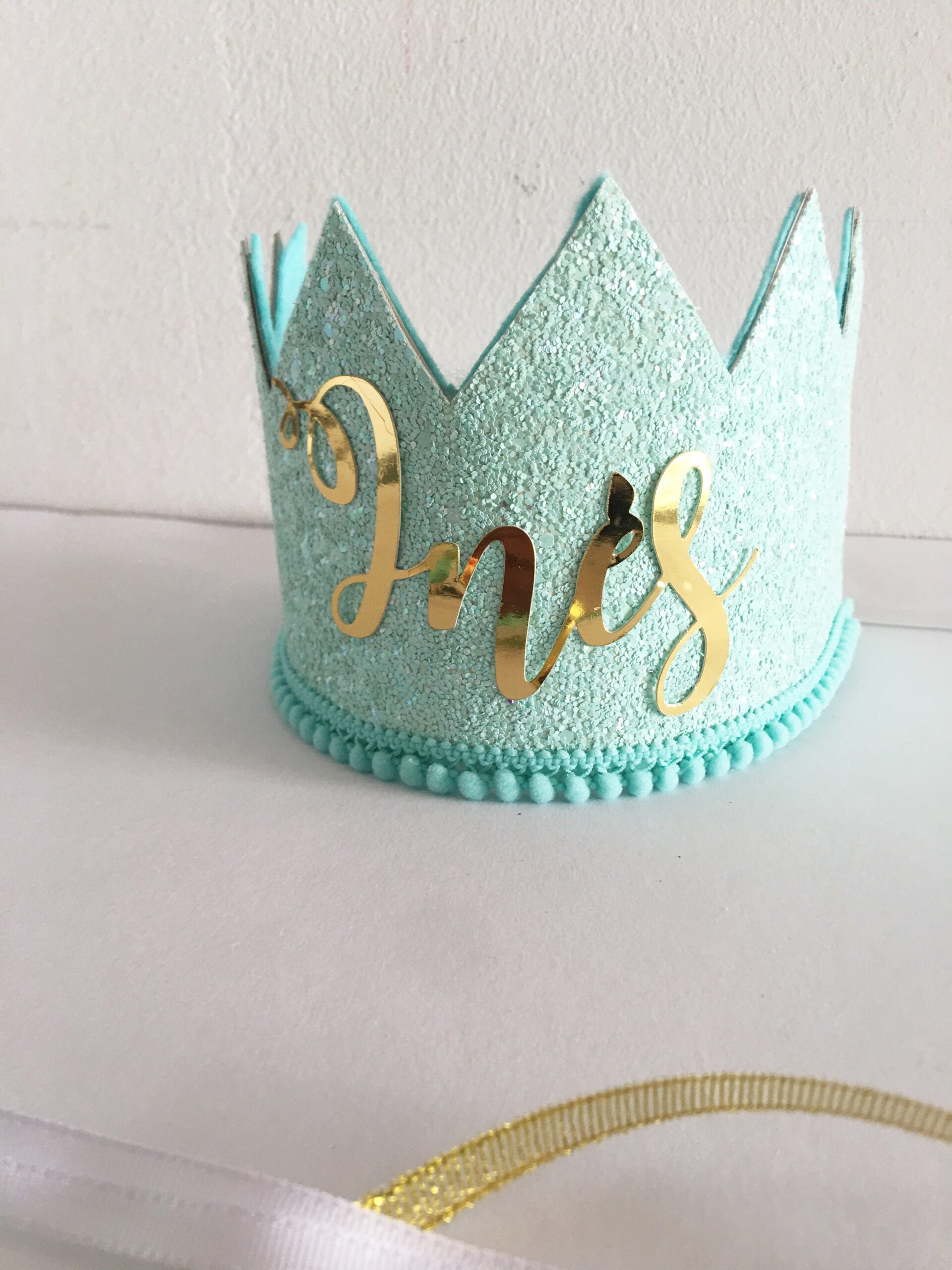 Coronas de cumpleaños de tela personalizables